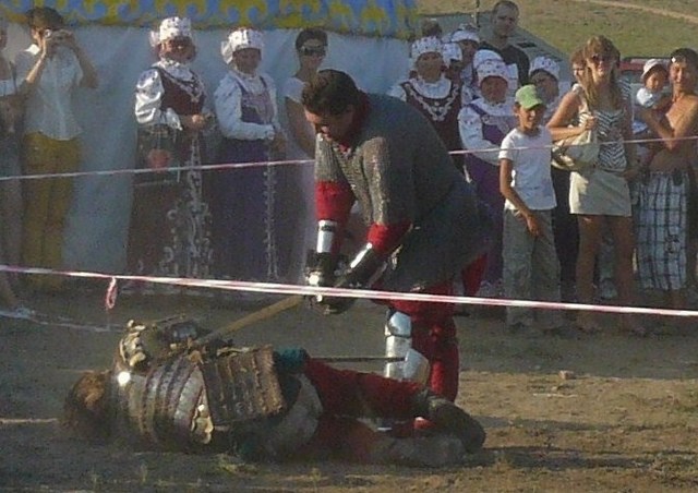 Историческое шоу-маскарад - битва на мечах. Ахтуба, День археолога.