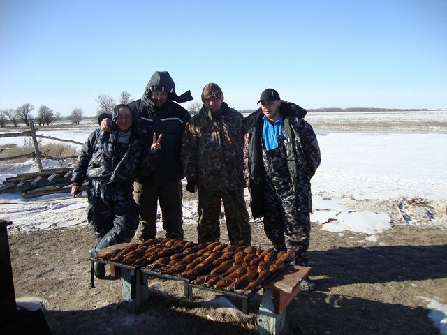 зимняя рыбалка в Астрахани на нижней Волге и Ахтубе, база "Ахтуба-клуб"
