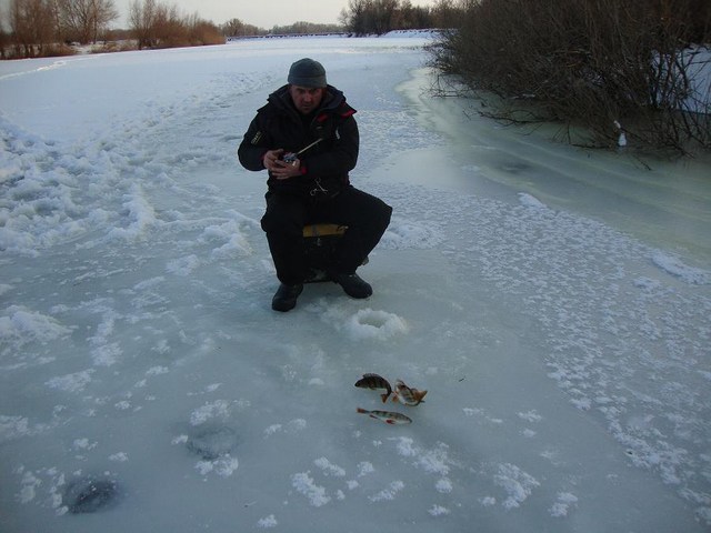 зимняя рыбалка в Астрахани на нижней Волге и Ахтубе, база "Ахтуба-клуб"