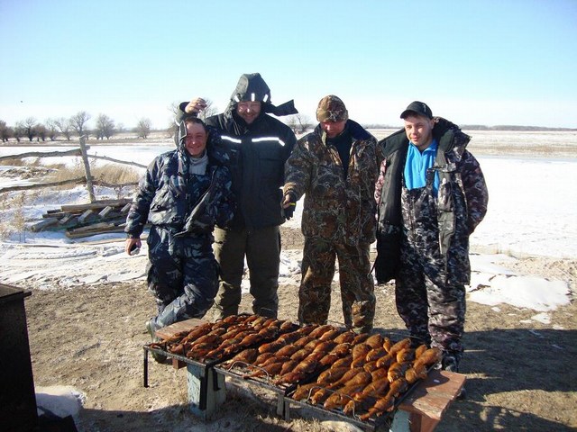 зимняя рыбалка в Астрахани на нижней Волге и Ахтубе, база "Ахтуба-клуб"