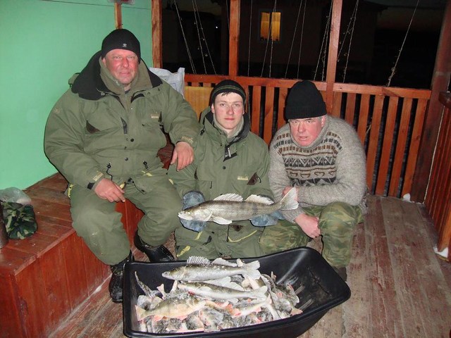 зимняя рыбалка в Астрахани на нижней Волге и Ахтубе, база "Ахтуба-клуб"