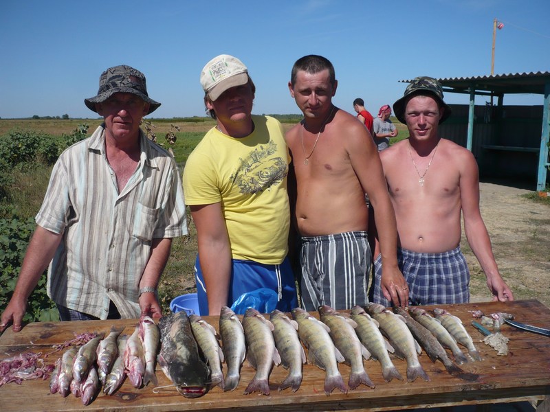Август, ахтуба рыбалка на Митинке, Харабалыке и Банном база "Ахтуба-клуб"