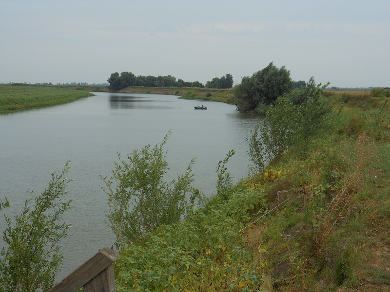 Август, рыбалка и отдых в астраханской области, рыболовная база "Ахтуба-клуб".